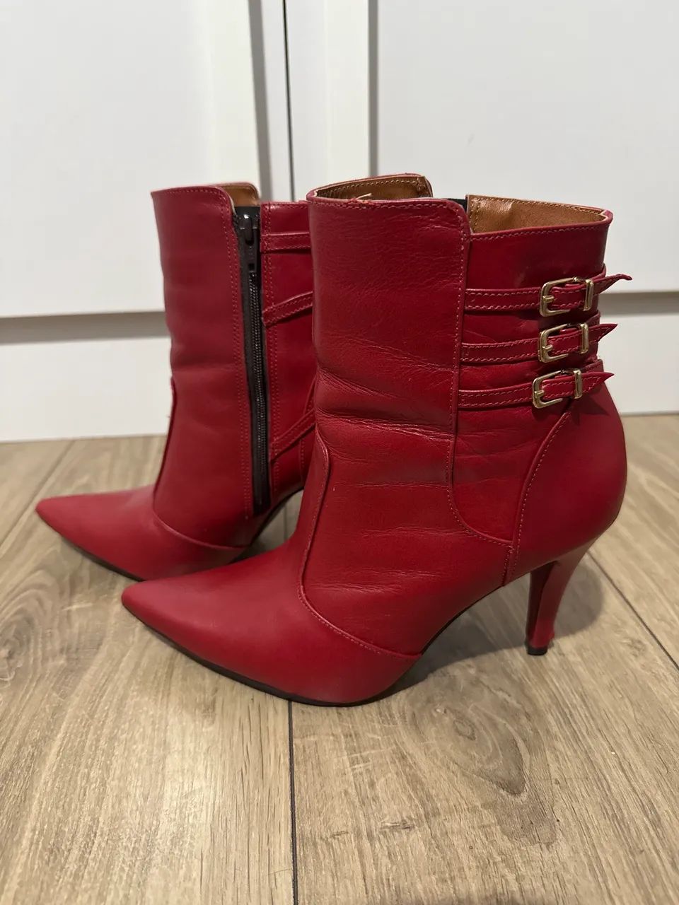 Bota cano curto vermelha - Foto 2