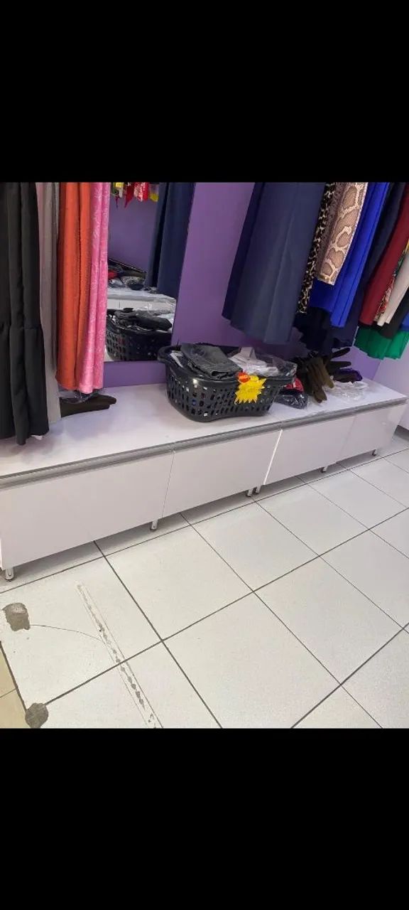Gavetão, cabides de veludo, Manequins de fibra - Foto 5