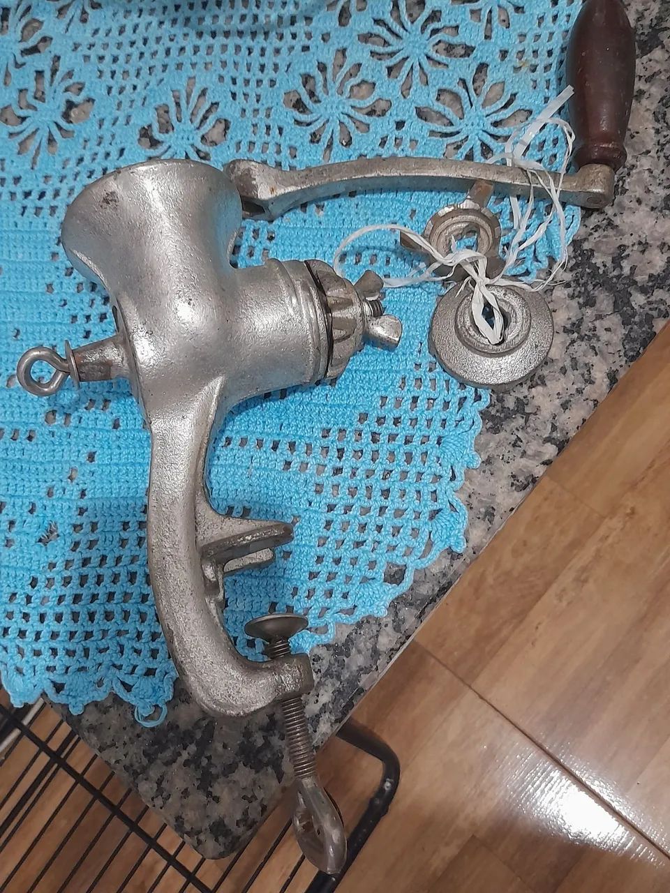Moedor de carne ferro fundido.  - Foto 2