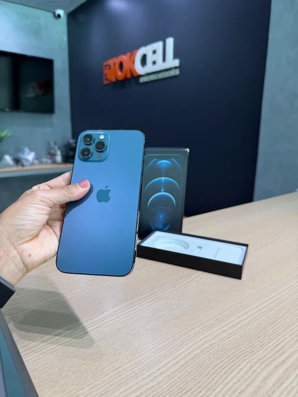 IPhone 12 Pro Max 128GB Azul Seminovo Garantia de Loja - Celulares