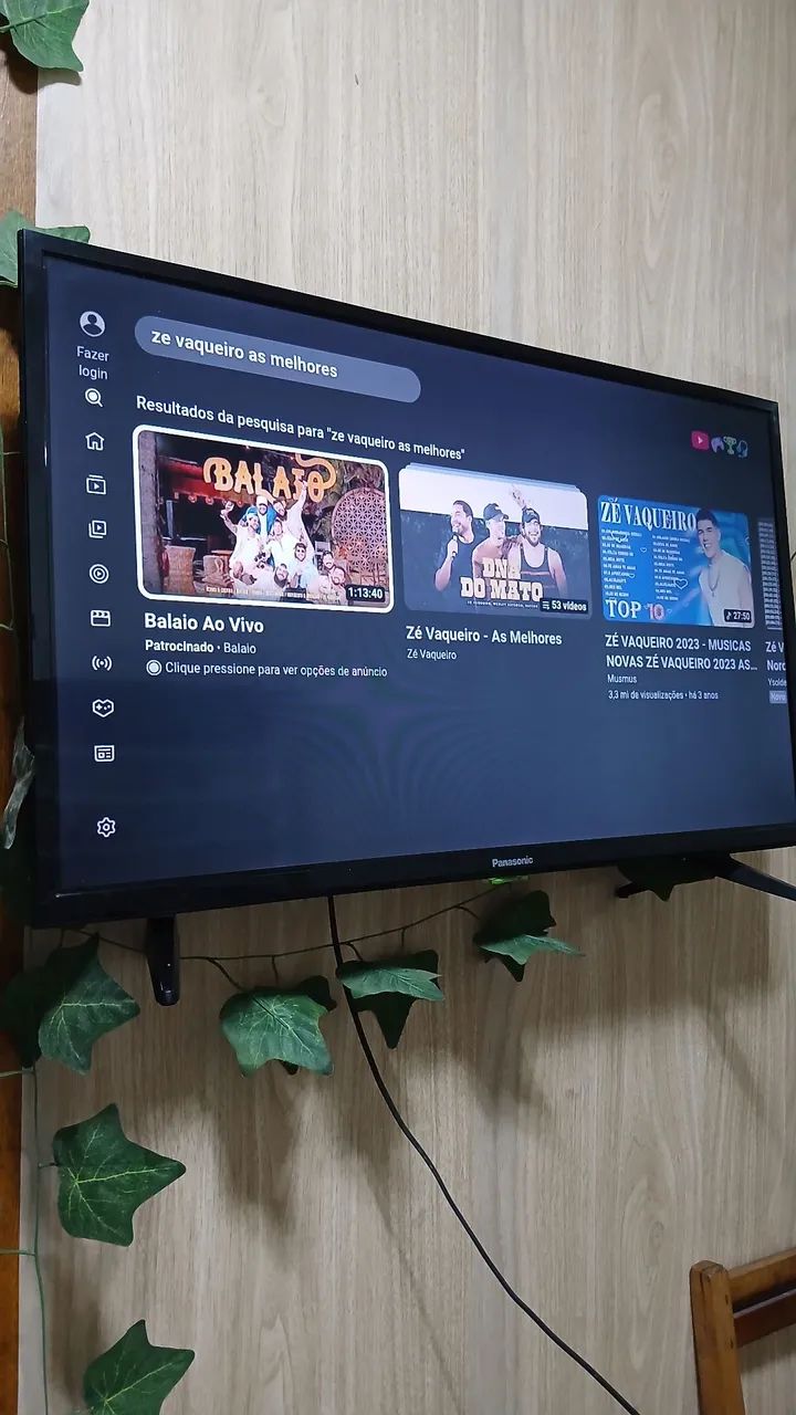 Vendo essa tv da marca Panasonic de 32 polegadas SMART completa com controles e pé - Foto 3