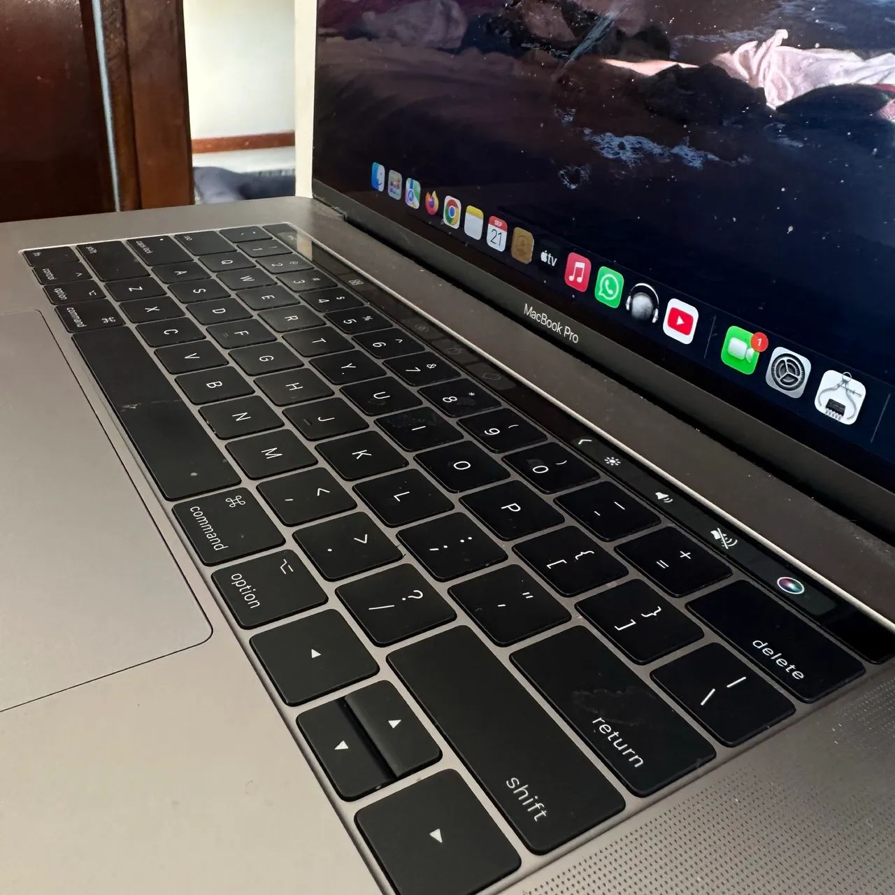 美品☆MacBook Pro 15㌅ i7/16G/512G/Radeon R9 MacBook Pro 15