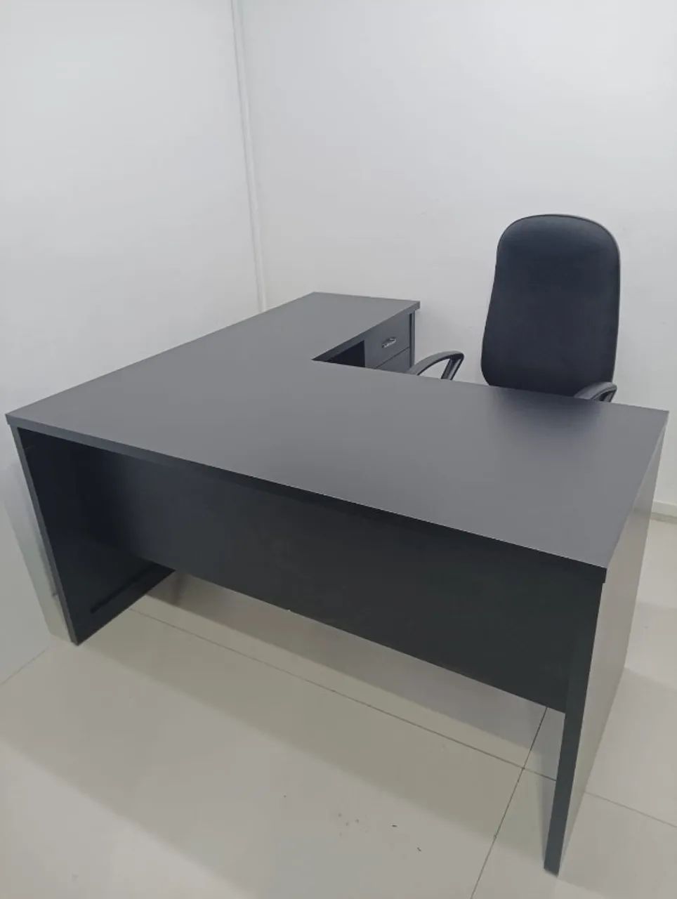 Mesa de escritório em L - Foto 4