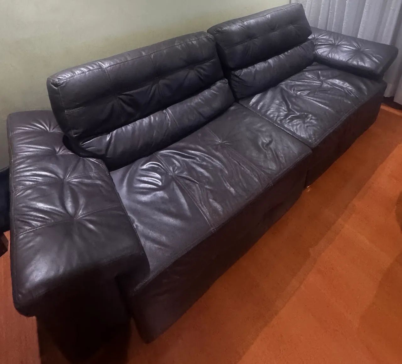 Sofá retrátil couro legítimo com 2,60 por 1,10 com NF da loja - Foto 4