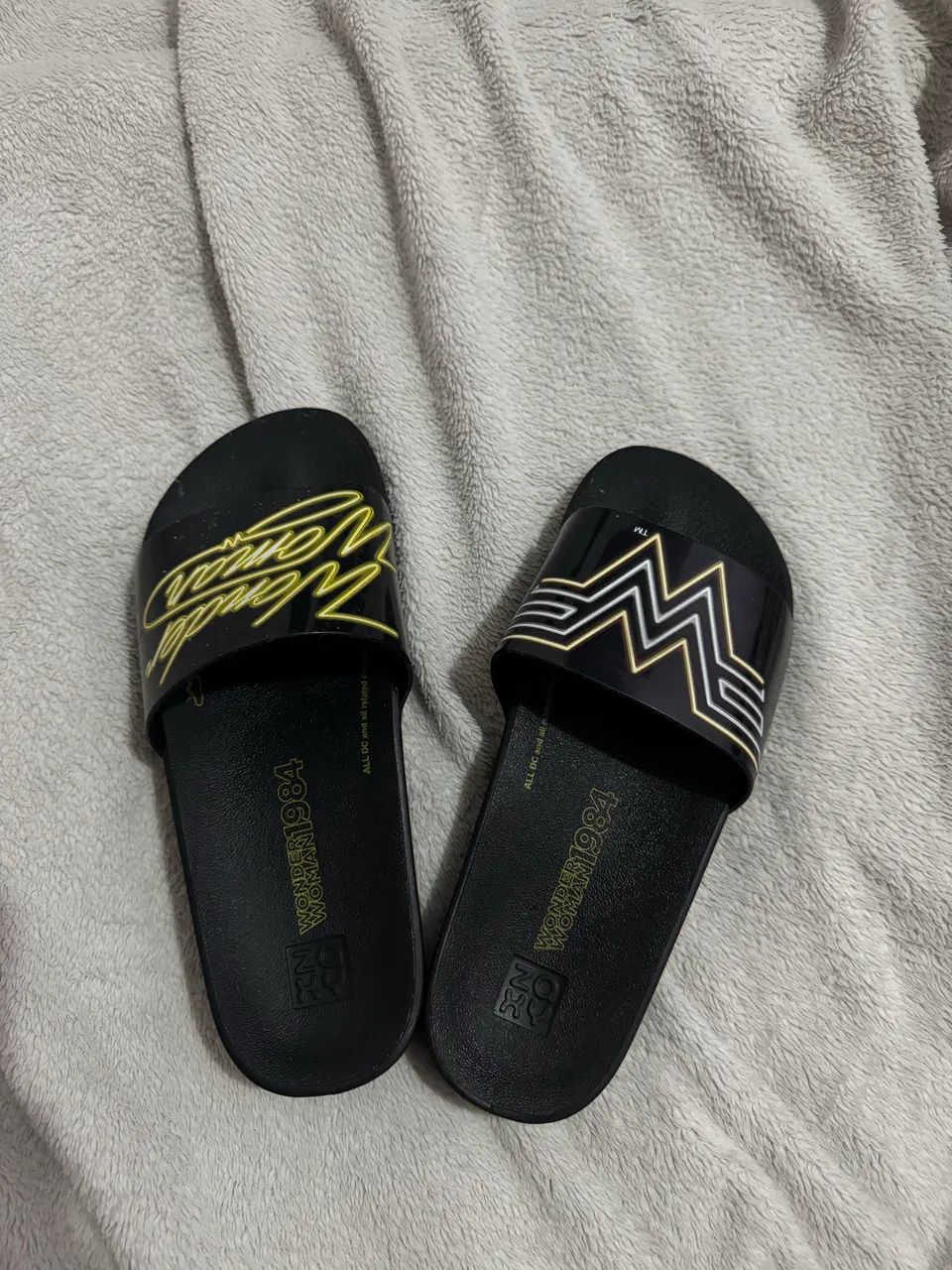chinelo mulher maravilha 