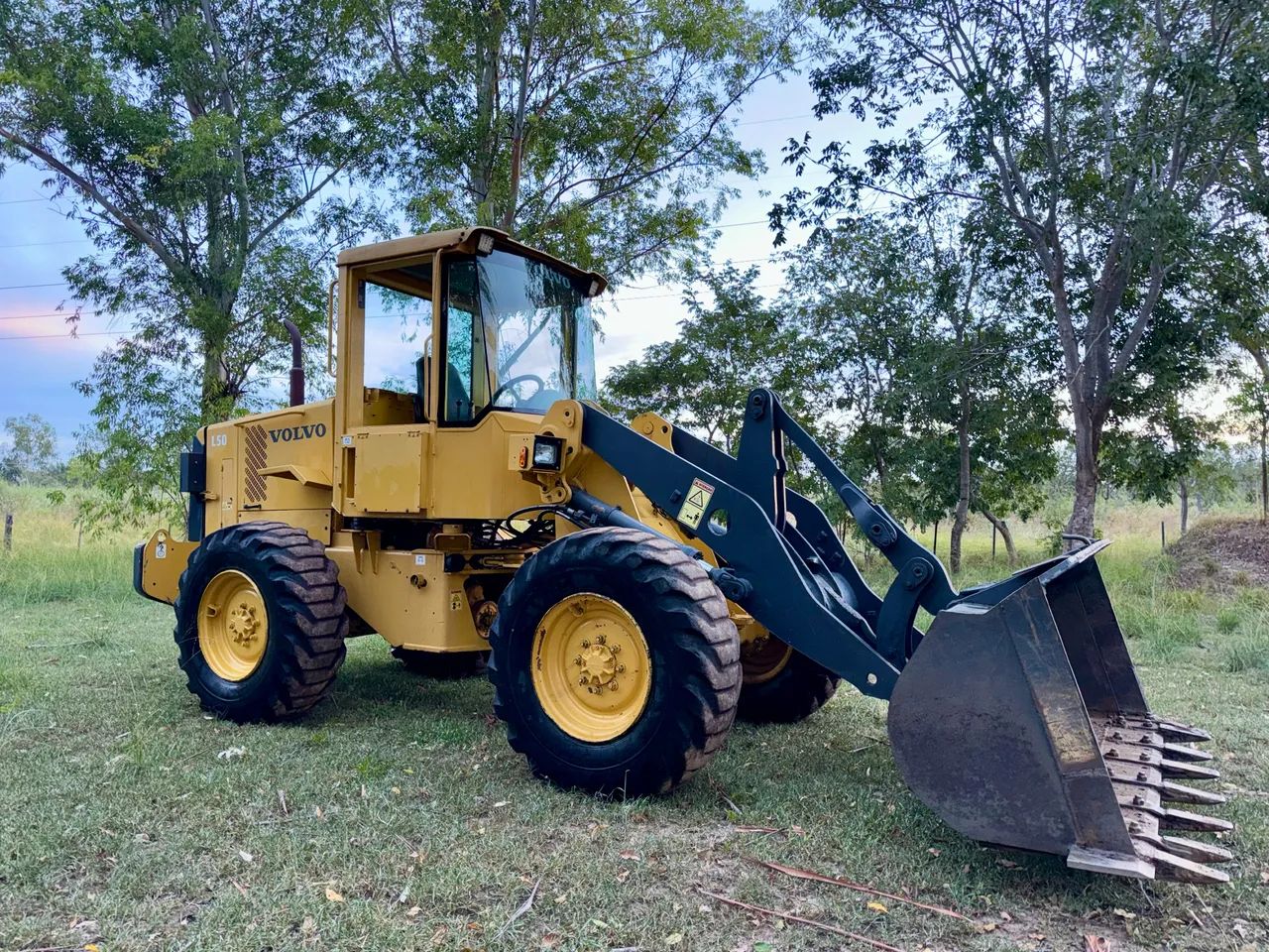 Pá Carregadeira Volvo L50D - Foto 6