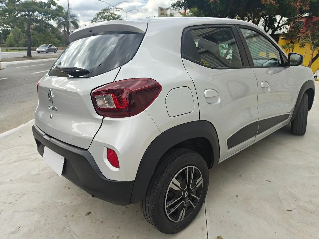 Renault Kwid 1.0 Intense 2023 - Foto 3