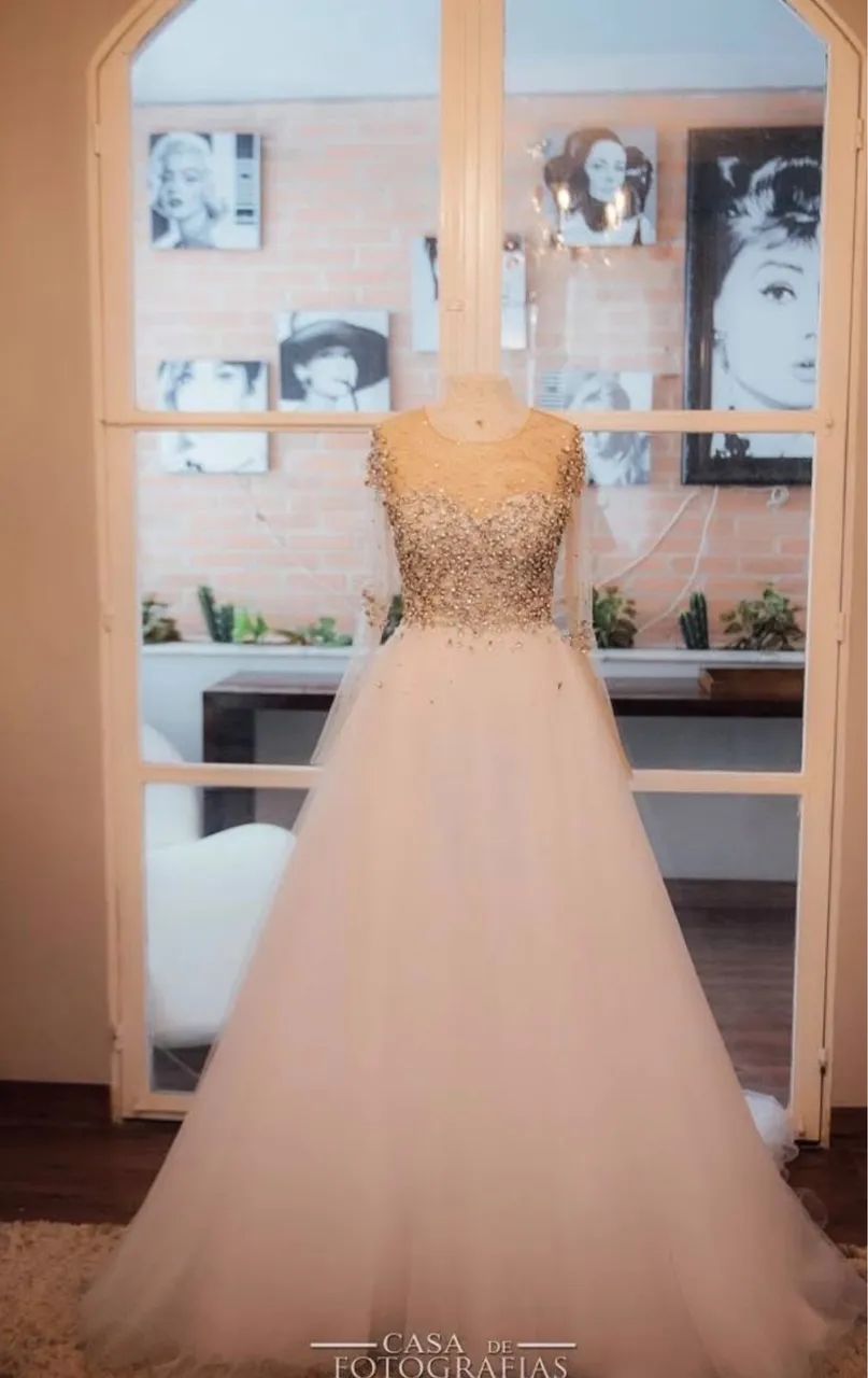 VESTIDO DE CASAMENTO ESTILO PRINCESA  - Foto 3