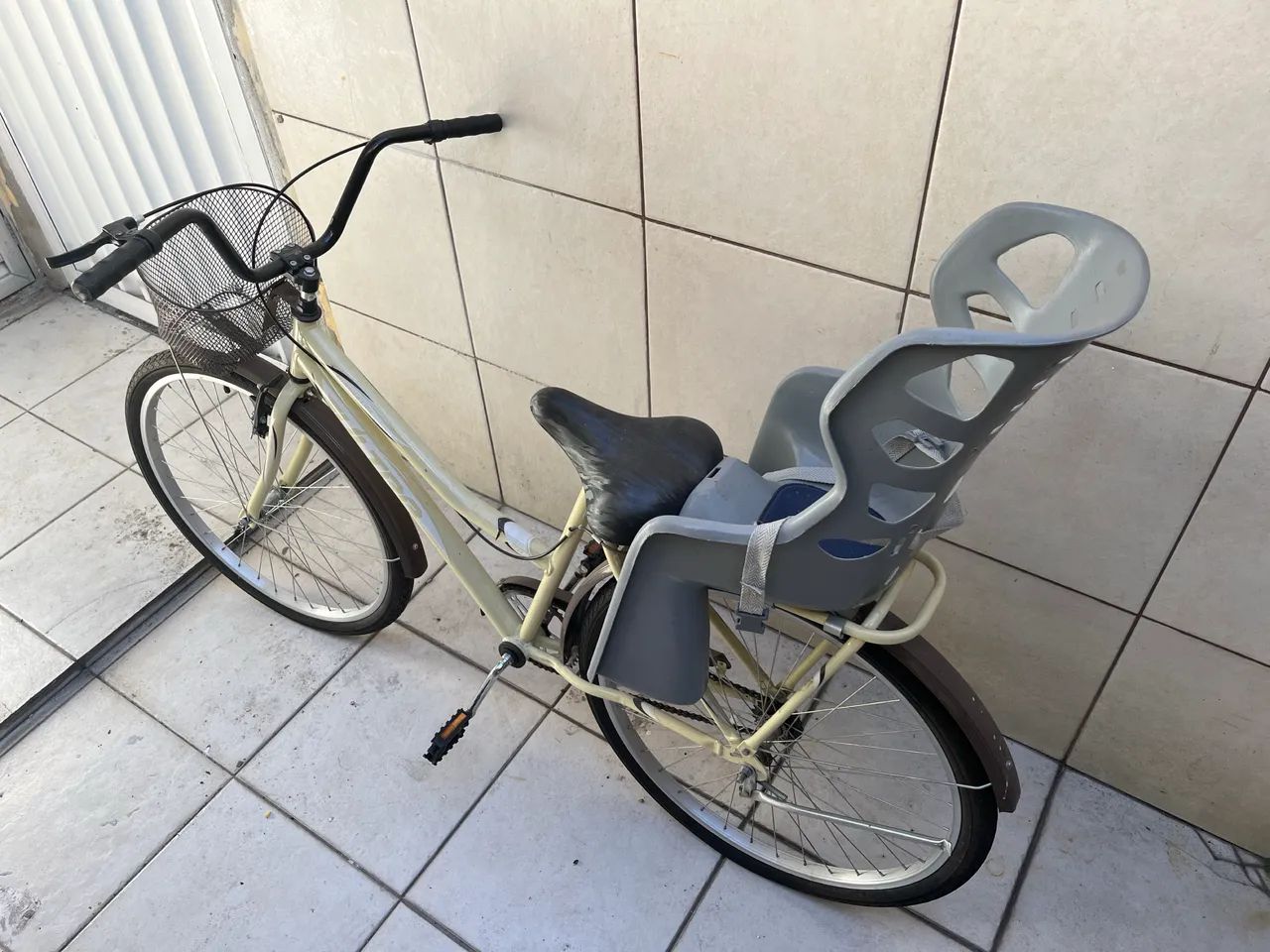 Vendo bicicleta com cadeira - Foto 2