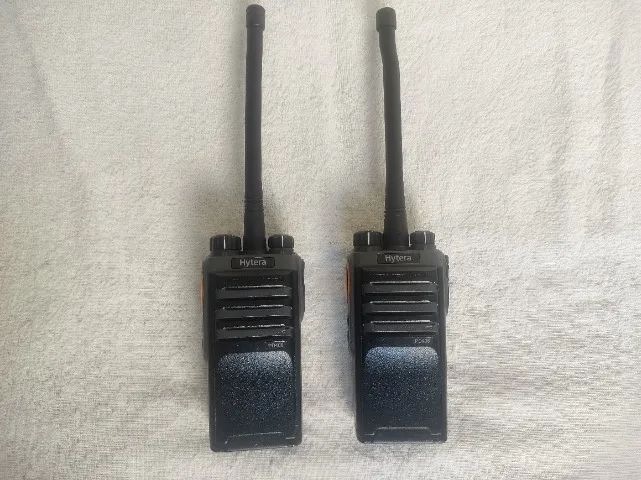2 rádios vhf hytera