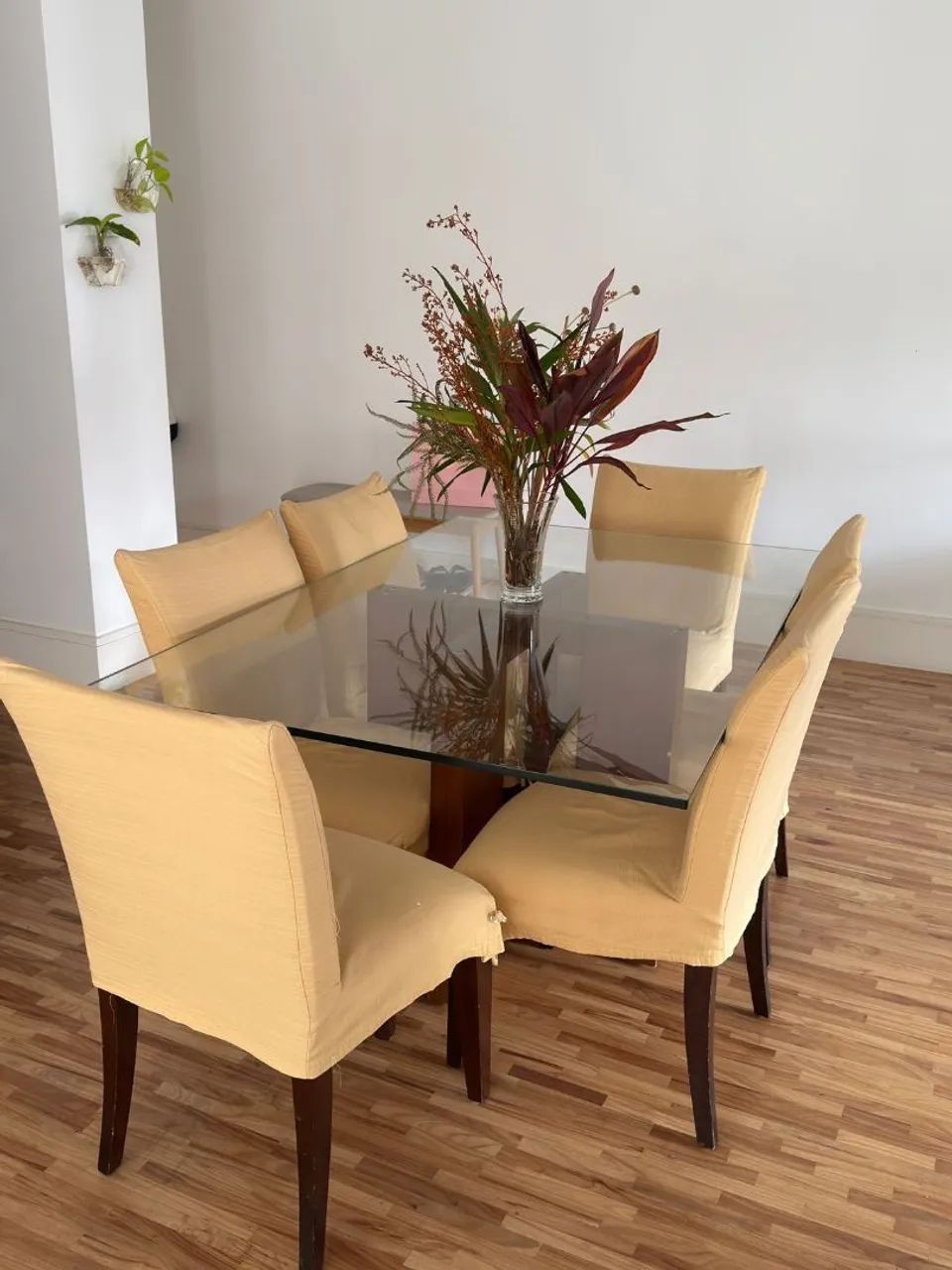 Mesa com 6 cadeiras 