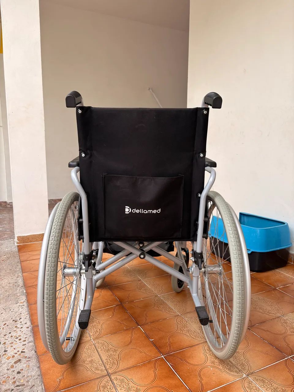Cadeira de rodas DELLAMED - Foto 4