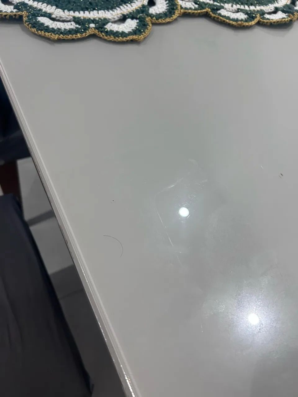 Mesa com tampa de vidro com 4 cadeiras  - Foto 3