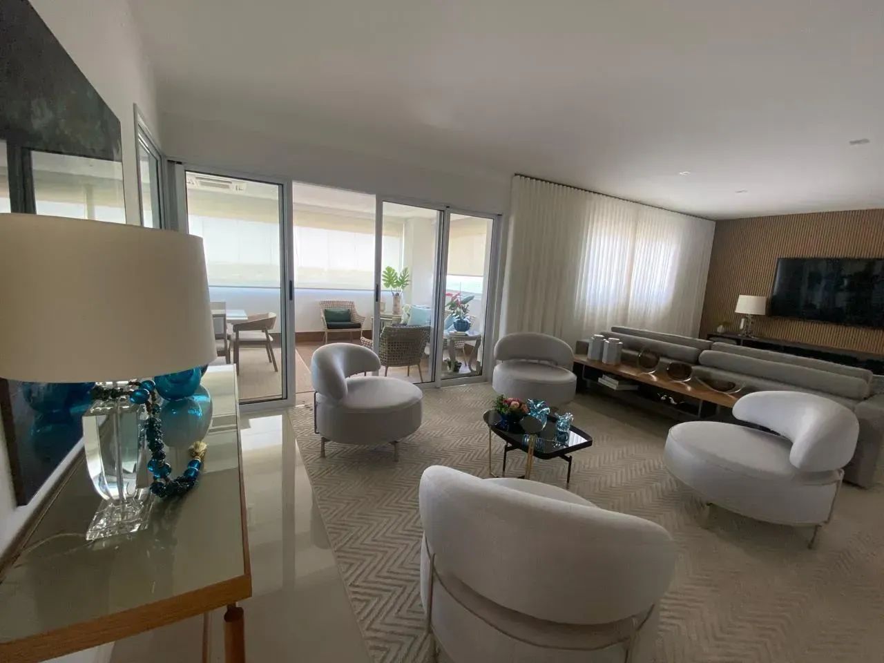 LINDO APARTAMENTO MOBILIADO - EDÍFICIO SANTORINI- 4 SUÍTES - 265m2 - Foto 2