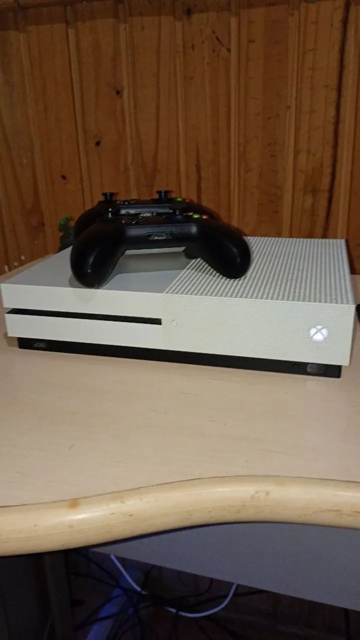 Vendo Xbox one s 2 controles - Foto 2