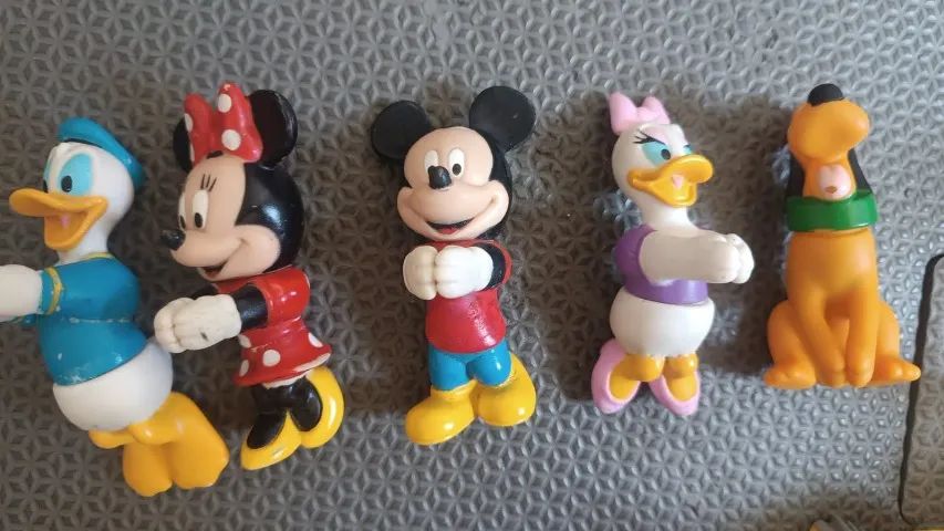 Abraçadinhos 8 bonecos Disney e Turma da Monica USADO - Foto 4