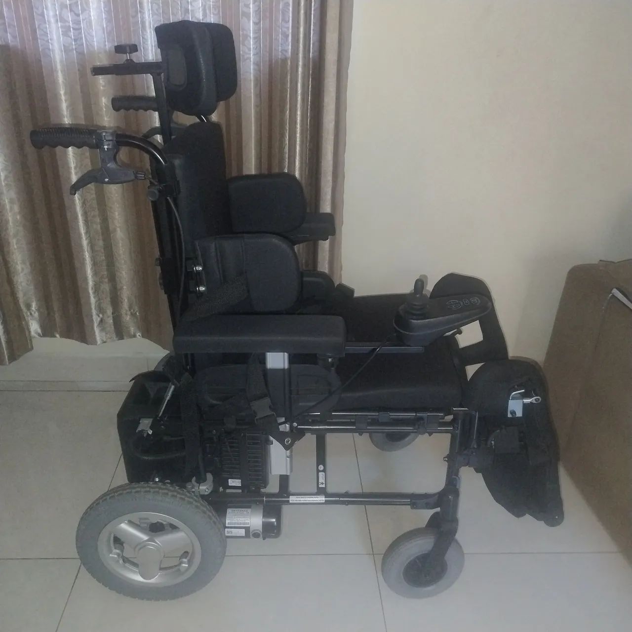 Cadeira de Rodas Motorizada Ortobras E3 - Foto 2