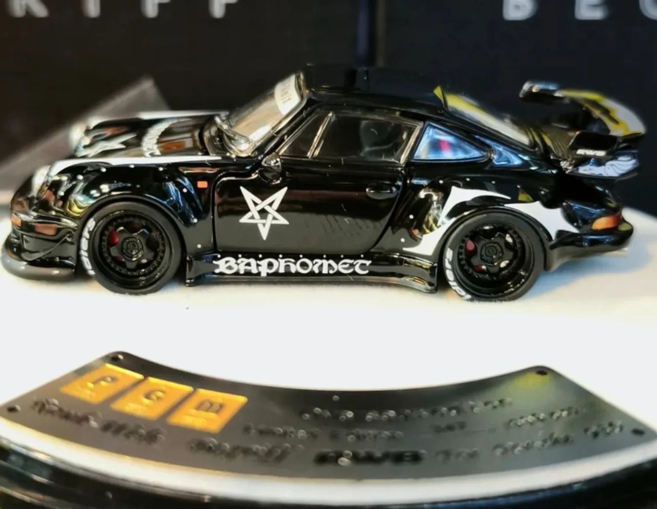 PGM 1/64 Porsche RWB 930 - Foto 3