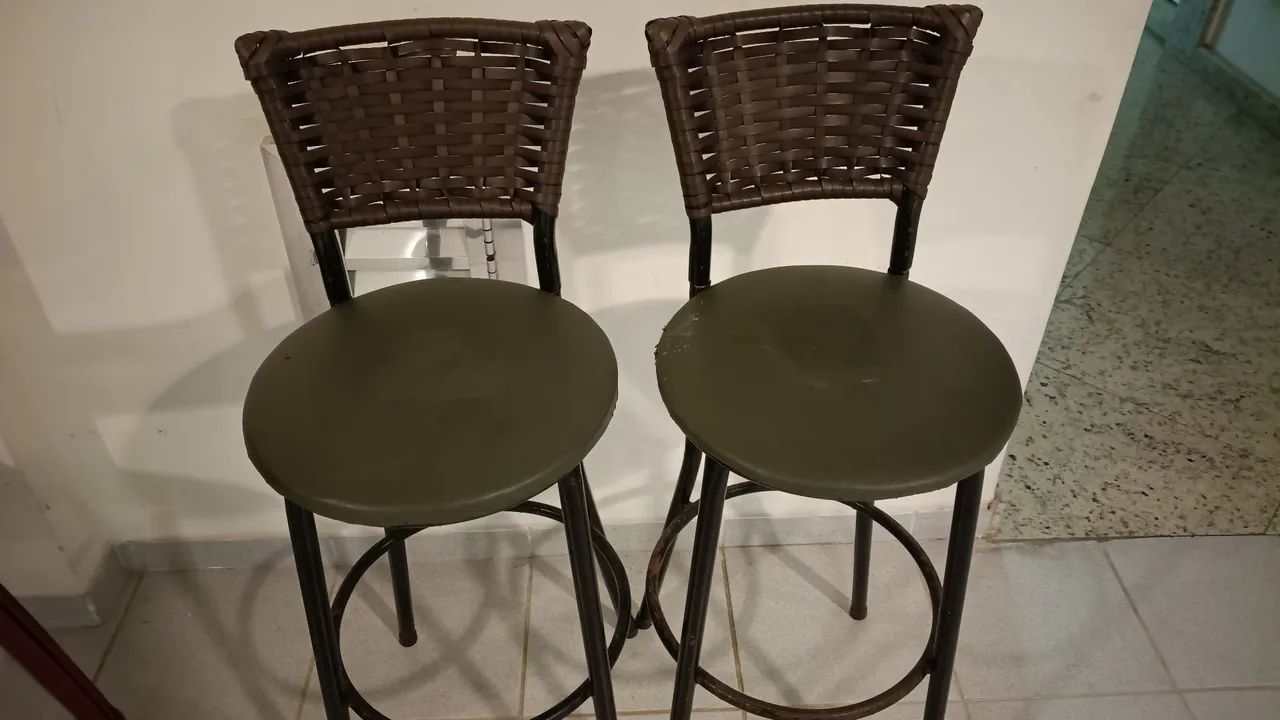 Duas Banquetas usadas  - Foto 2