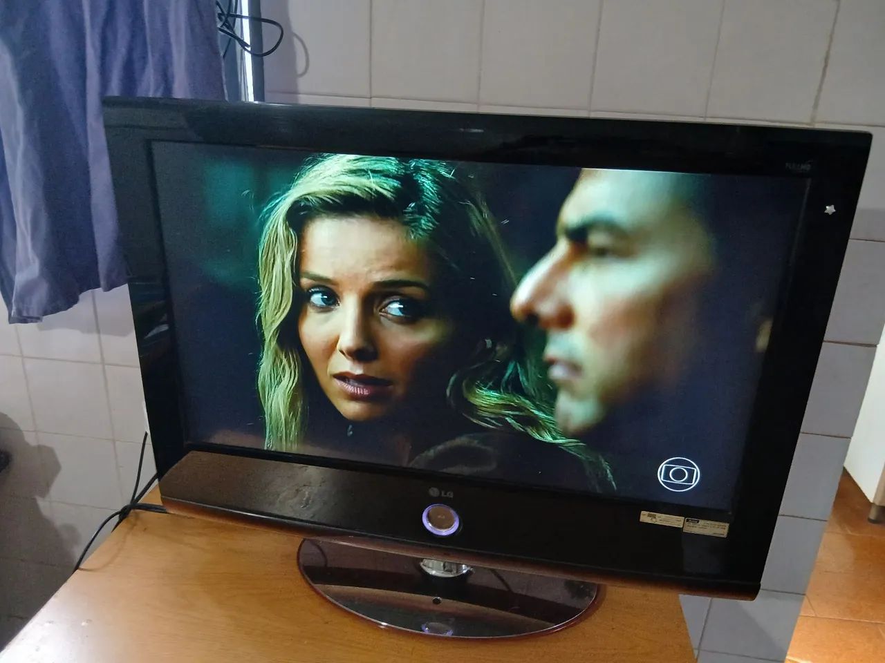 Vendo TV LG semi nova 35 polegadas - Foto 4