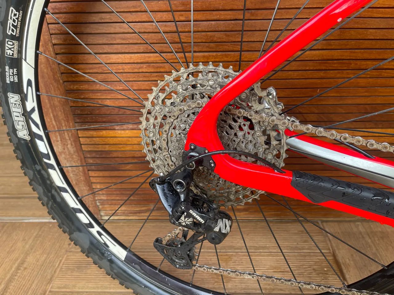 Caloi Elite Carbon - Kit Freios XTR + Fox Kashima - Upgrade de Performance - Foto 4