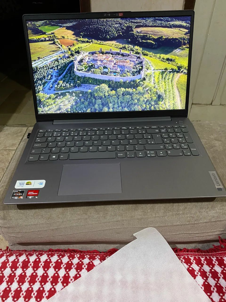Notebook Lenovo 2TB, Placa de vídeo 2GB AMD Radeon - Notebooks
