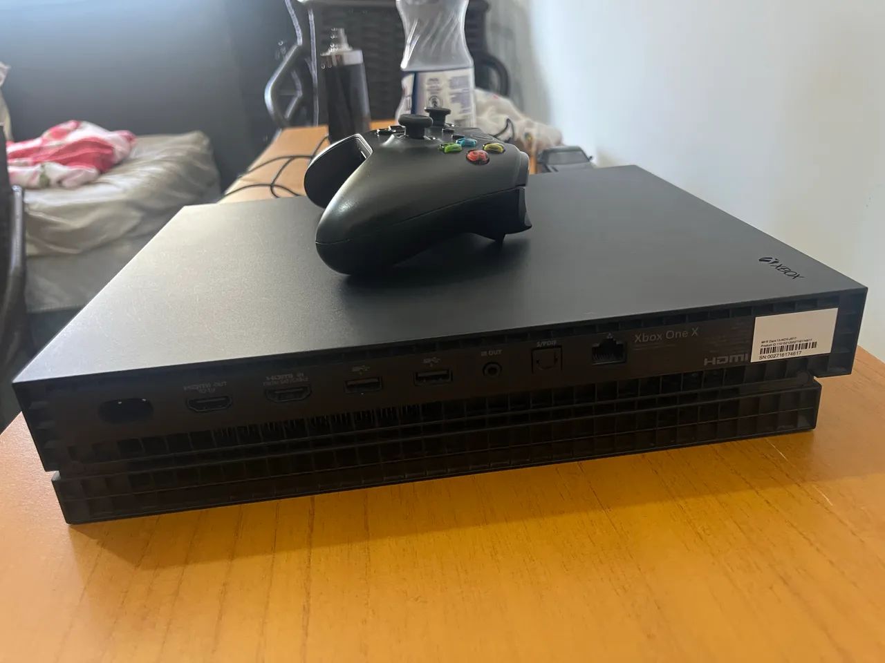 XBOX ONE X 1TB EXCELENTE ESTADO - Foto 3