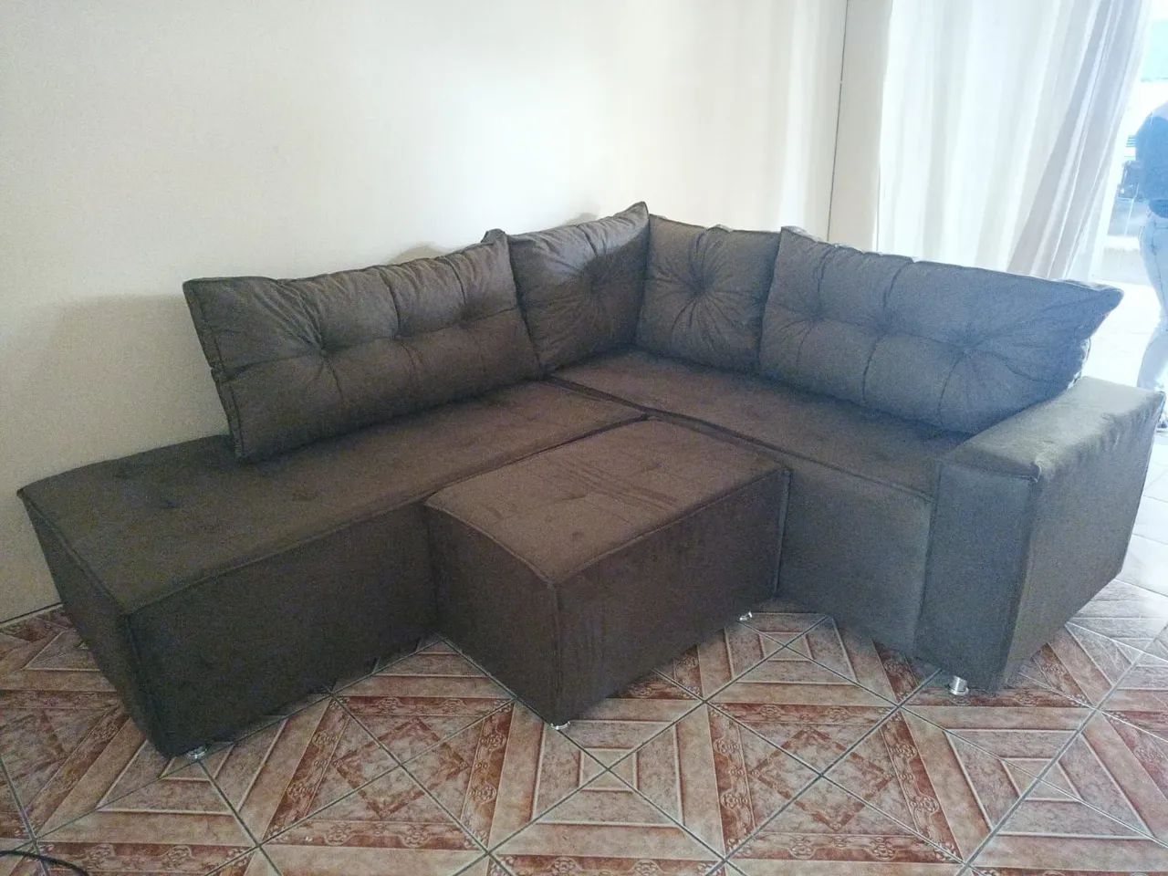Sofá em L - assento Laminado