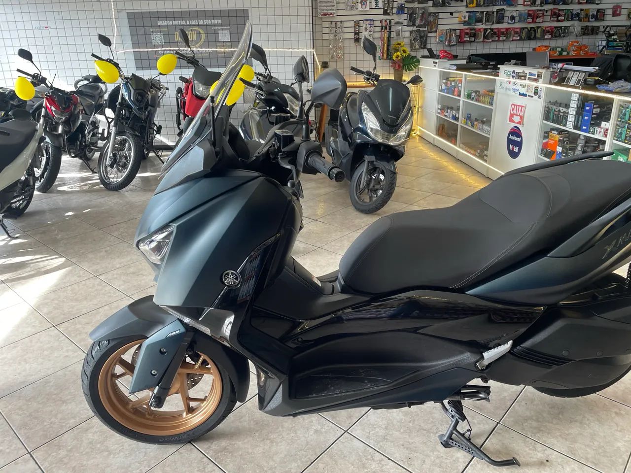 YAMANHA XMAX 250 ano 2024 - Foto 5