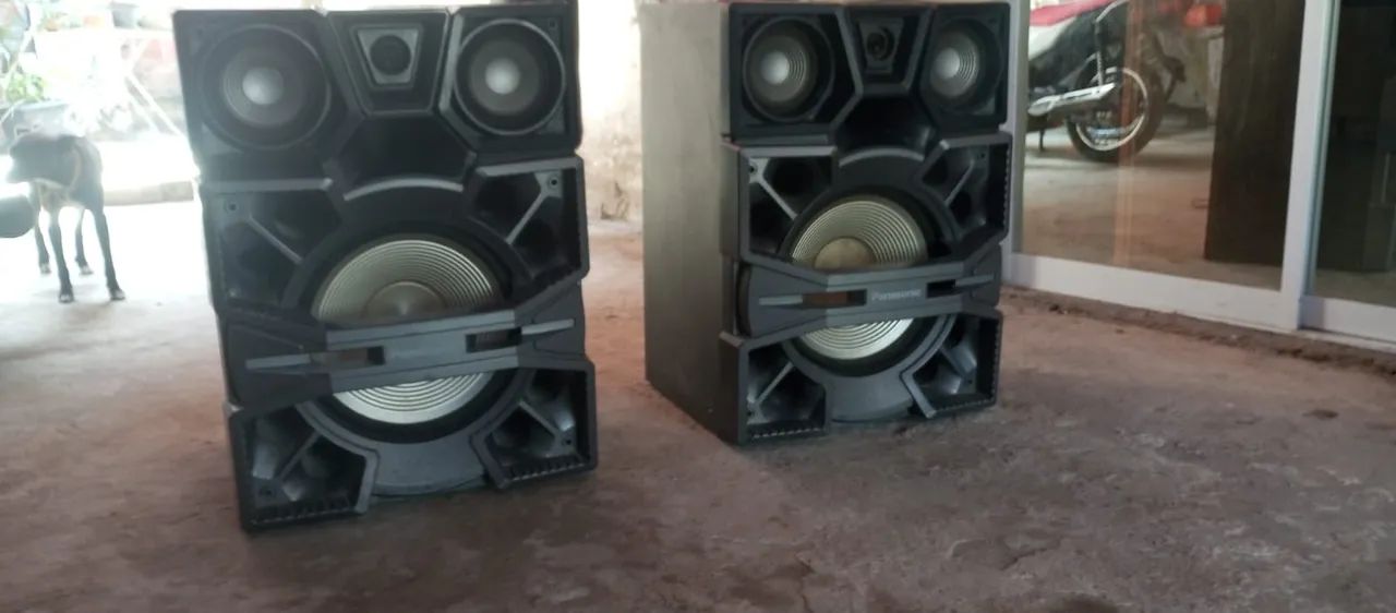 Dois caixas de som panasonic grande