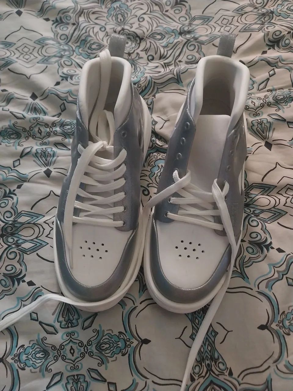 Tênis melissa branco e prata 37