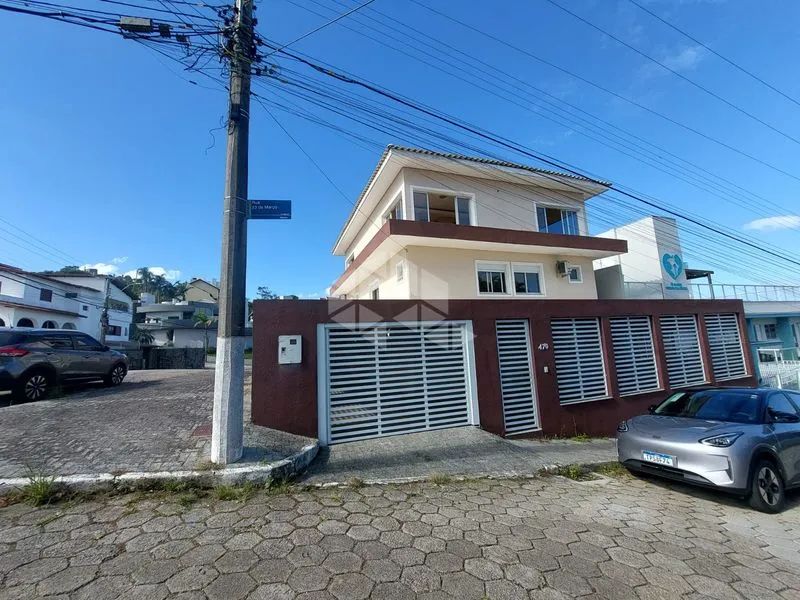 Casa para alugar 4 Quartos (1 Suíte), Escritório, 3 Vagas e 500m² - Itaguaçu, Florianópoli - Foto 2