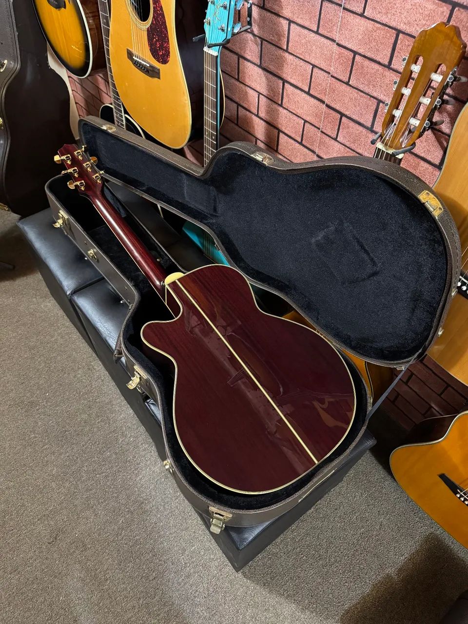 ギター Takamine DMP551C WR Violão Takamine japonês DMP551C WR tampo e fundo sólidos ct4bii