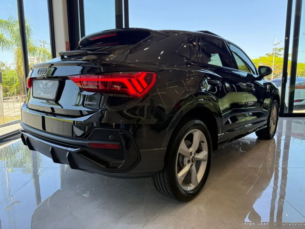 Audi Q3 SPB Perf. Black 2.0 TFSI Tipt. Quat., foto 10 de 18