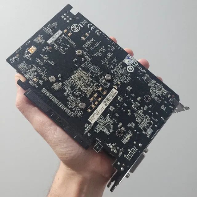 Placa de Vídeo GTX 1050Ti 4GB GDDR5 128 Bit Gigabyte - Roda GTA V - GTA RP e Valorant - Foto 3