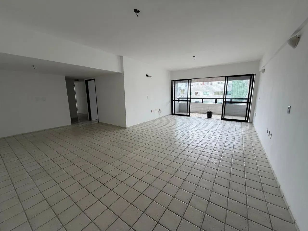 Imóvel para aluguel com 175 m com 4 quartos, 3 suítes Monteiro - Recife - PE