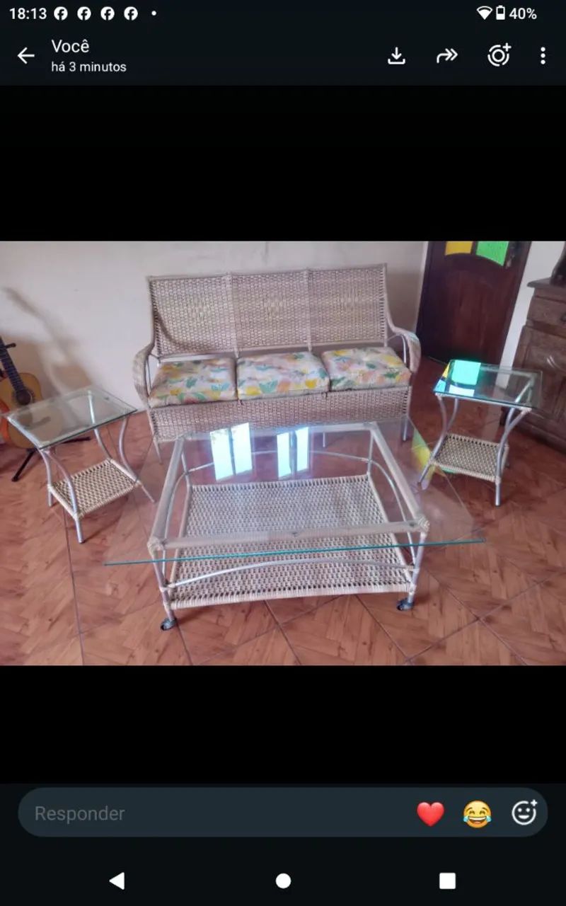 Jogo de cadeias com messa de centro de vidro 