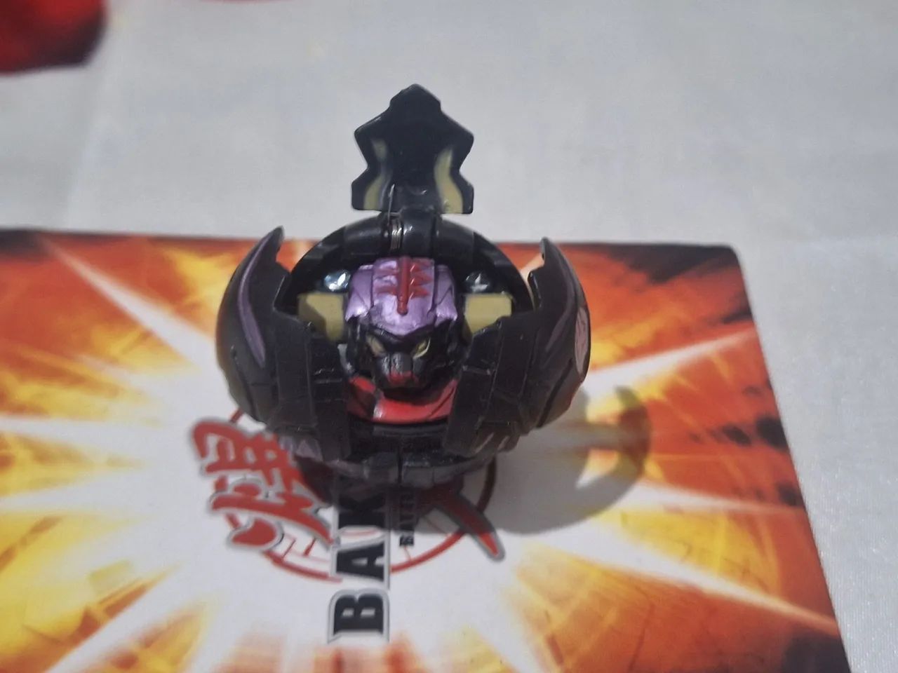 Bakugan Tigrerra Darkus B1 ( primeira geração)