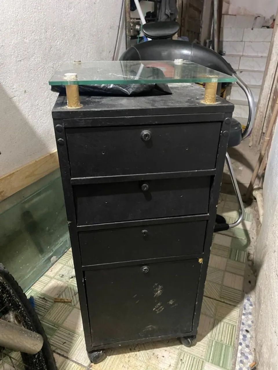 Auxiliary cart with casters