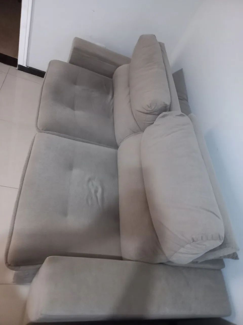 Vende se sofá 04 lugares em ótimo estado  - Foto 3