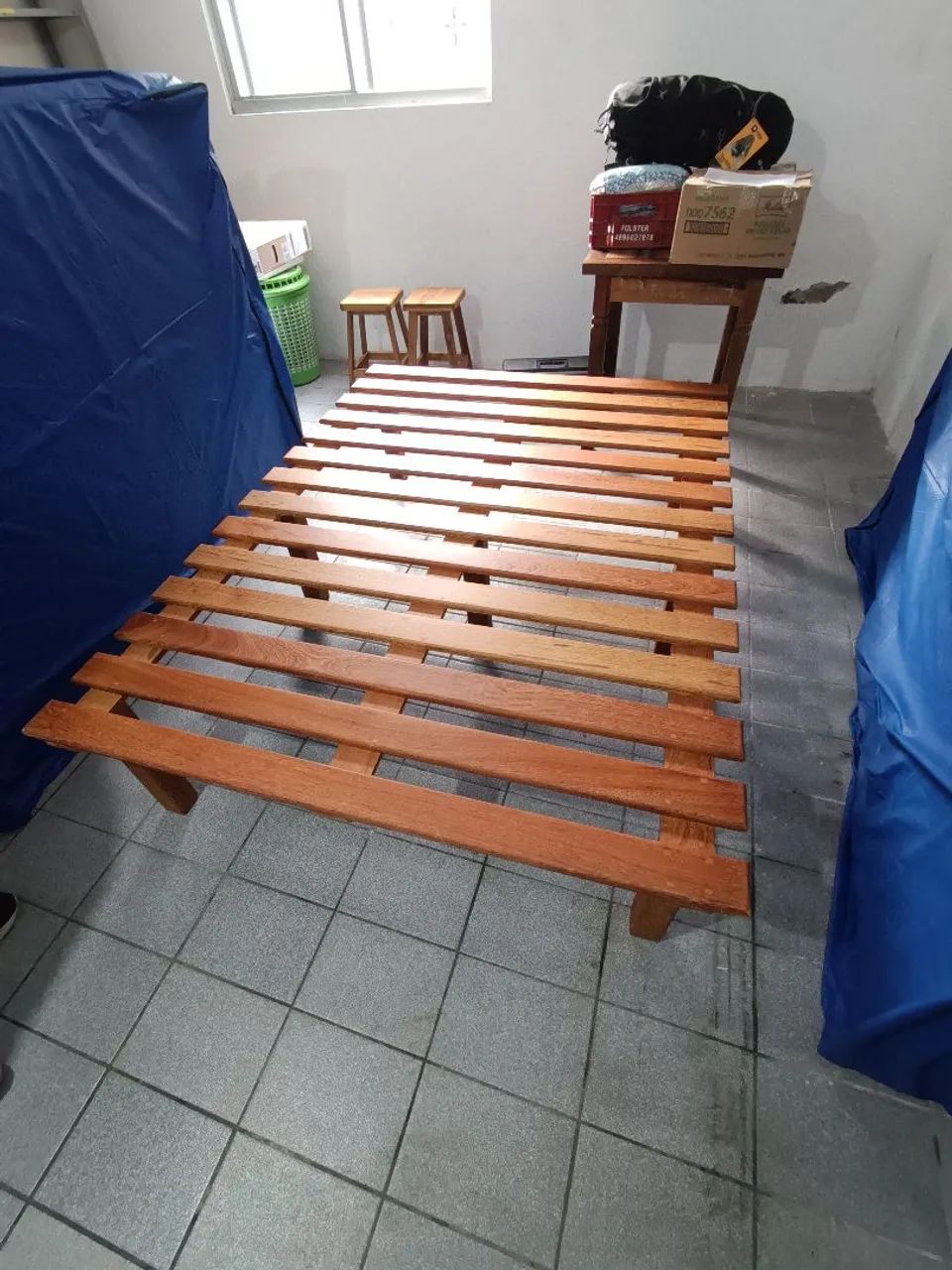CAMA DE CASAL, ACOMPANHA ESTRADO DE MADEIRA E BIDE - Foto 2