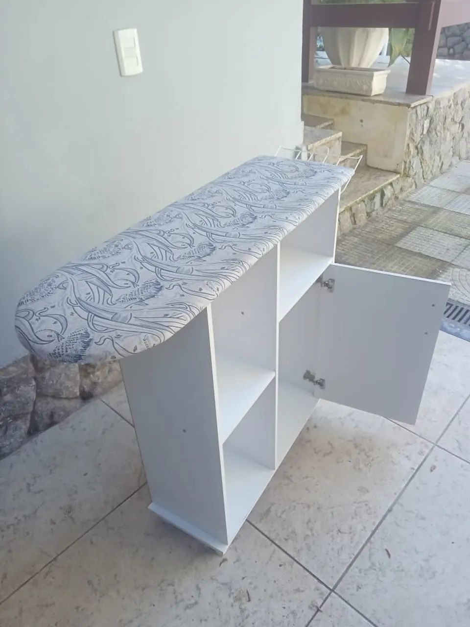 Móvel com tábua de passar roupa - Foto 2