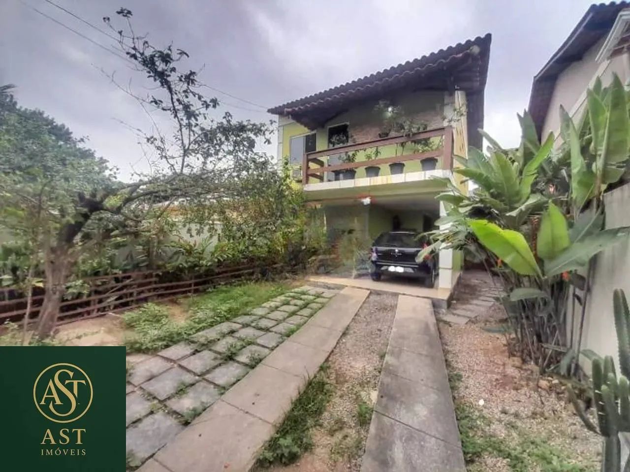 Casa Duplex à Venda  Ampla, Confortável e com Excelente Quintal