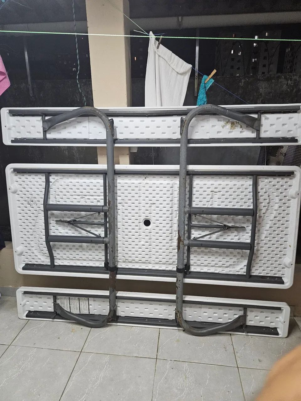 Mesa com banco acoplado dobráveis.  - Foto 5