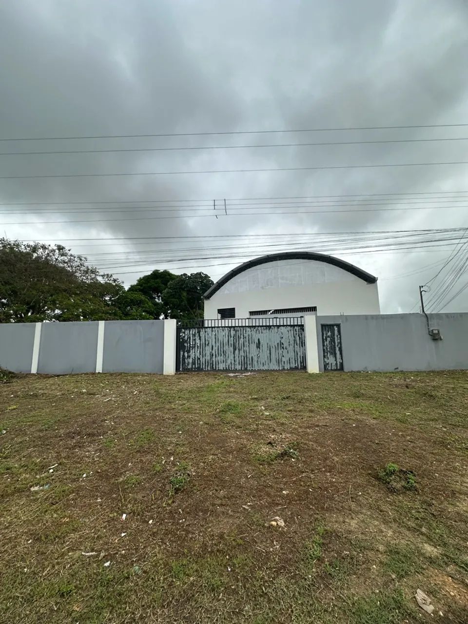 Alugo galpão 