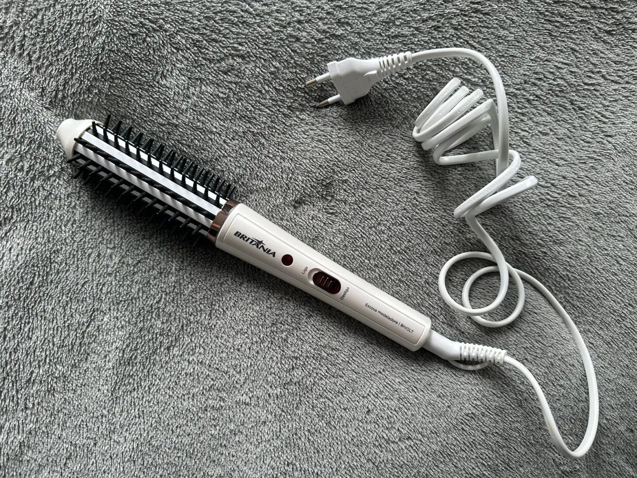Escova Modeladora Britania Bivolt