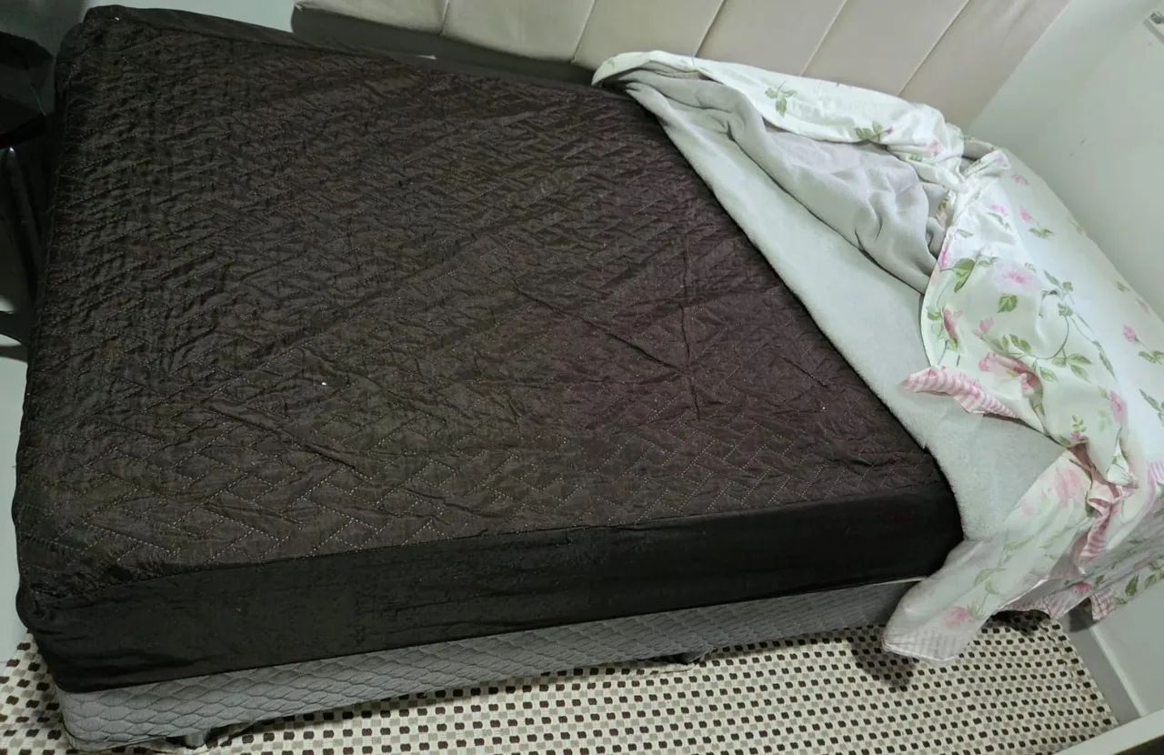Cama box sem baú para solteiro.