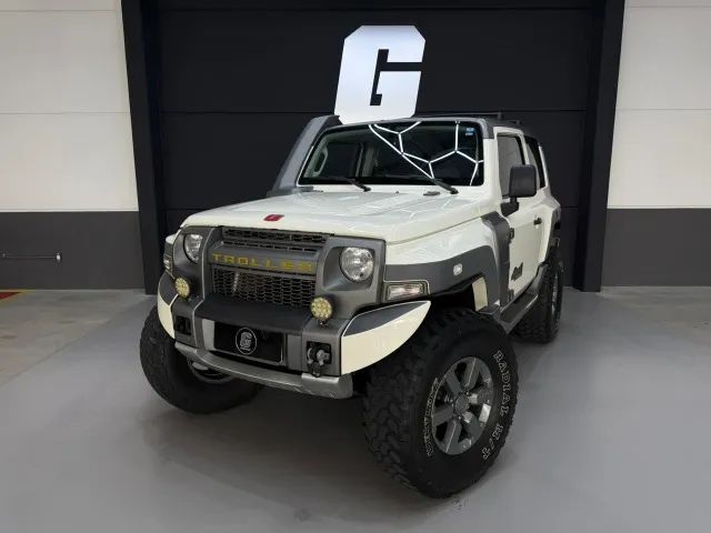 Troller T-4 2015