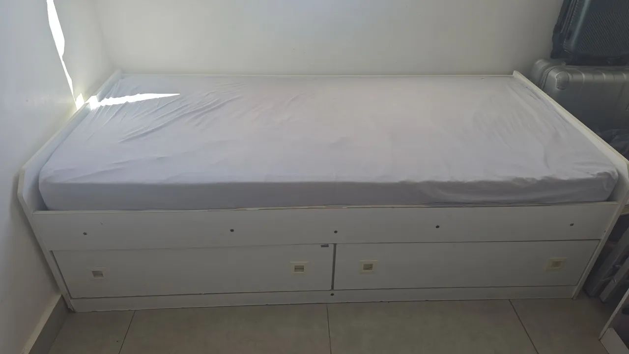 Cama com 02 gavetas!!!