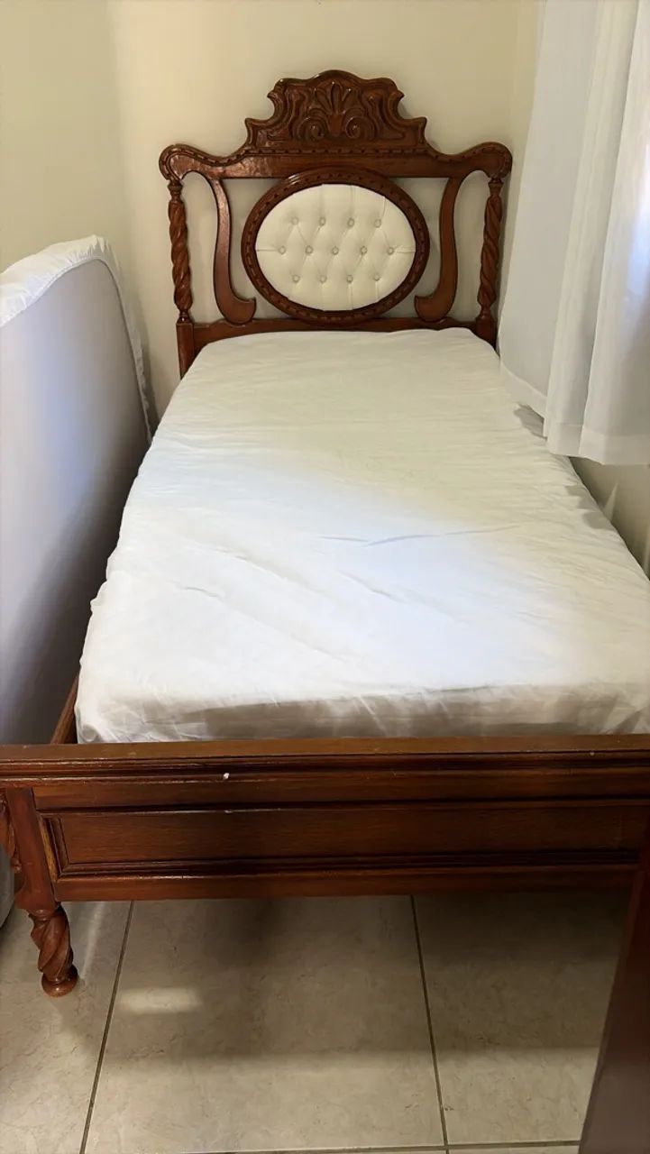 Cama de Solteiro Colonial em Madeira Maciça - Clássica e Muito Conservada - Foto 2